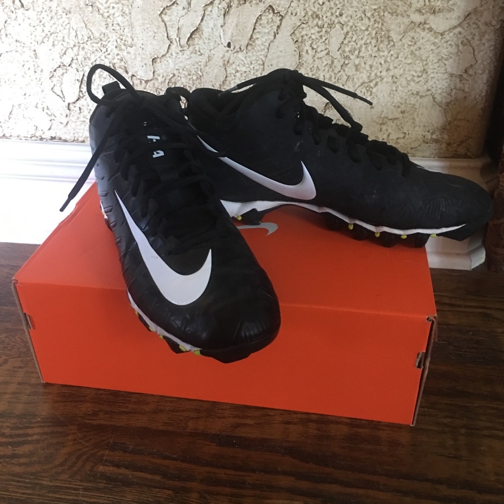 Nike football cleats 10